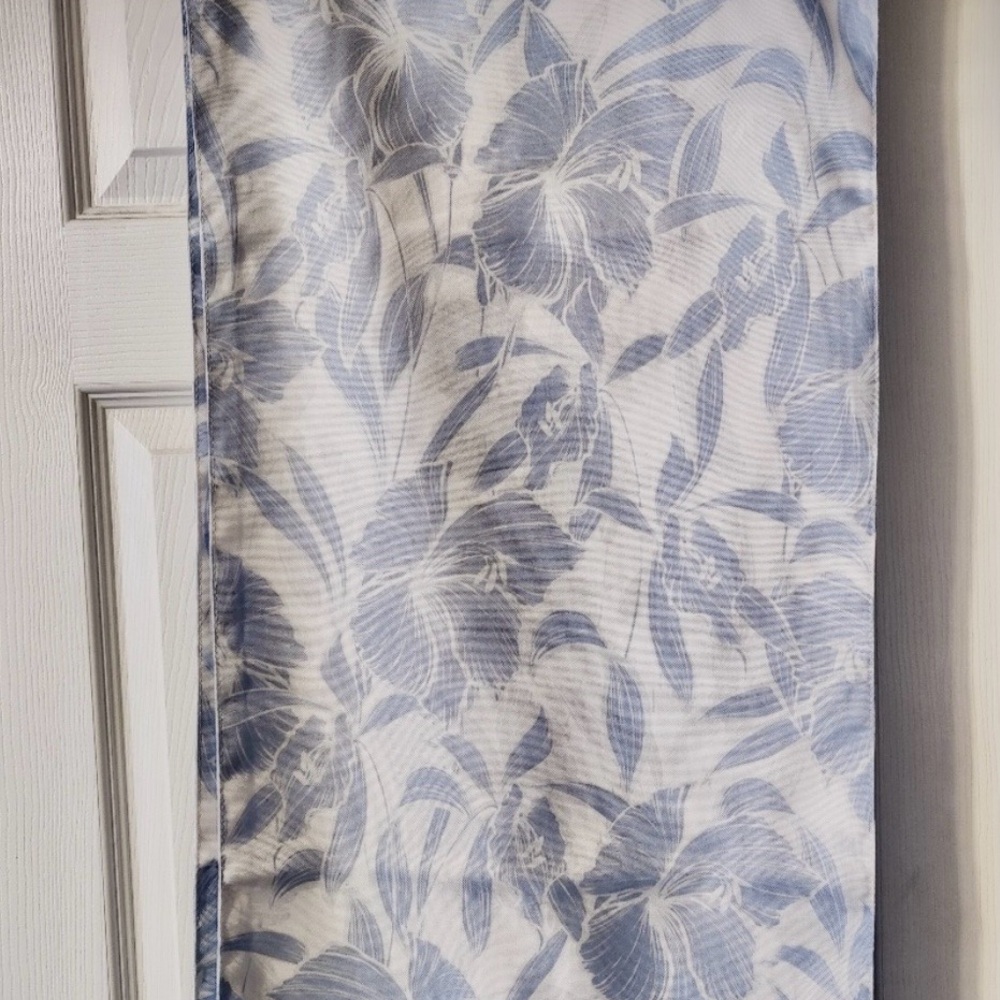 Tommy Bahama Blue Floral Tropical Table Runner NEW